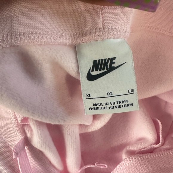 Nike hoodie & pants - Picture 2 of 3